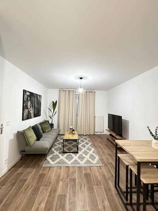 Apartamento Cosy House A 6 Min Du Rer A Et Psa Carrières-sous-Poissy Exterior foto